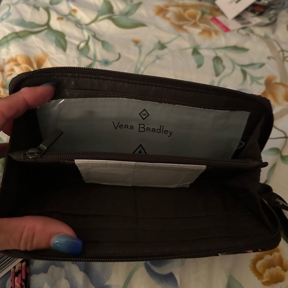 Vera Bradley rfid ball jungle accordion wallet NWT - Picture 2 of 3